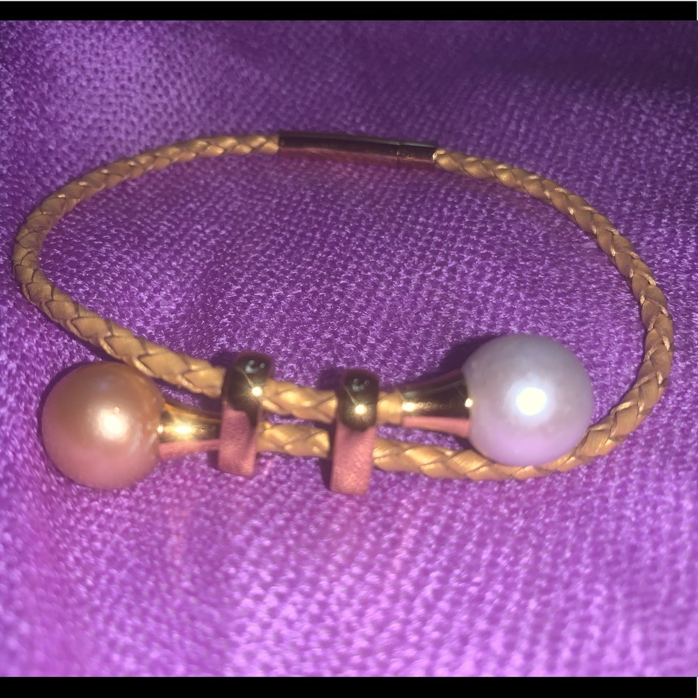 Adjustable leather bracelet - 2 freshwater pearls